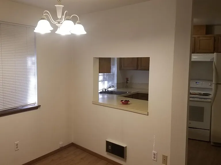 574 NE Jackson Village Loop — Photo 3