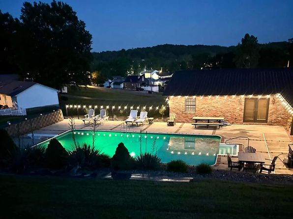 236 Morgan St, Oak Hill, OH 45656