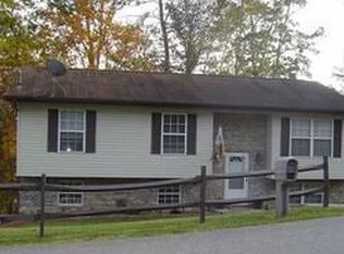 738 Grandview Dr, Saint Albans, WV 25177