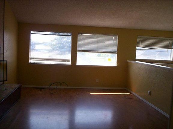 3rd image of 1005 N Road 56