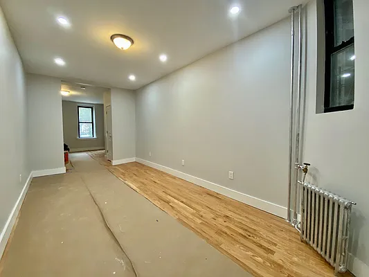 Rented by Lang Realty LLC | media 7