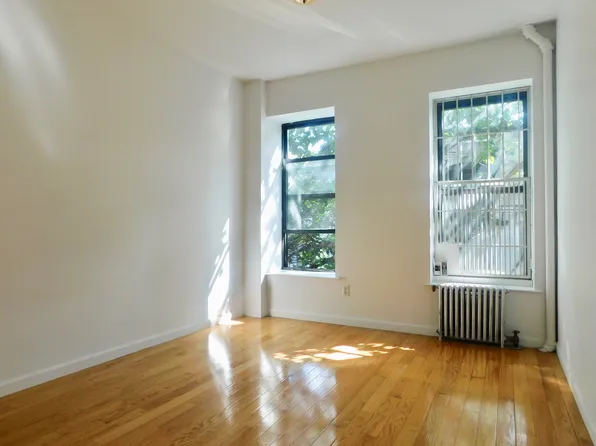 216 East 10th Street image 2 of 11