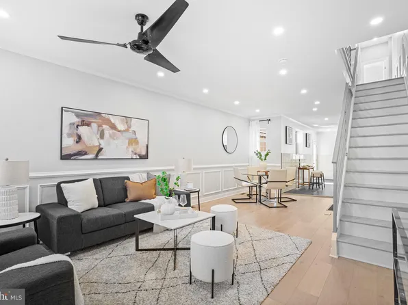 924 Mifflin St, Philadelphia, PA 19148