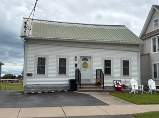 9 Winter St, Massena, NY 13662