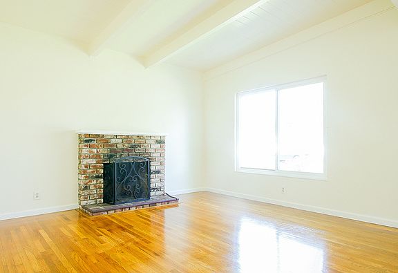 4th image of 2632 Wallace St