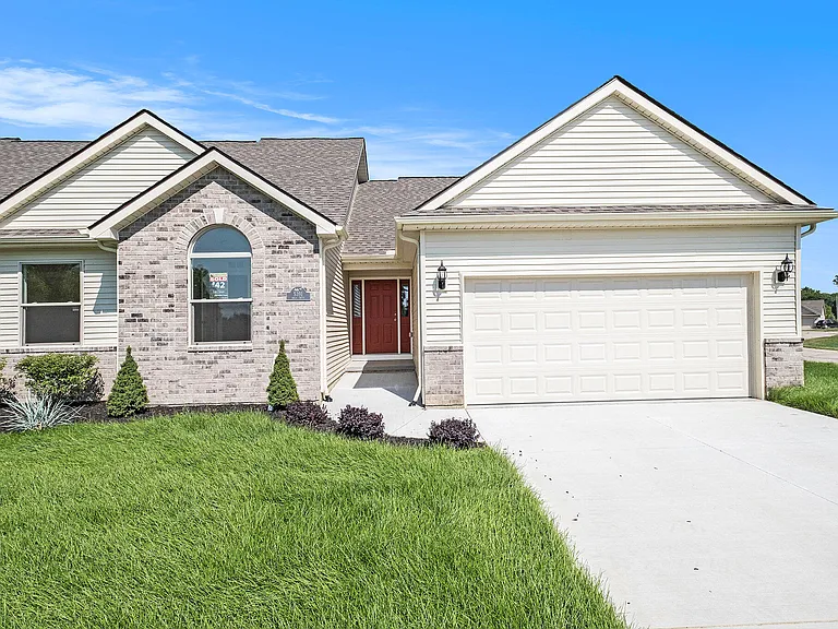 5391 Swan Dr — Photo 1