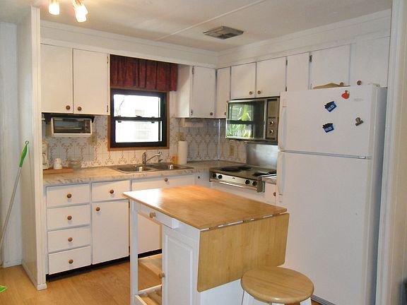 3rd image of 2663 Teakwood Dr