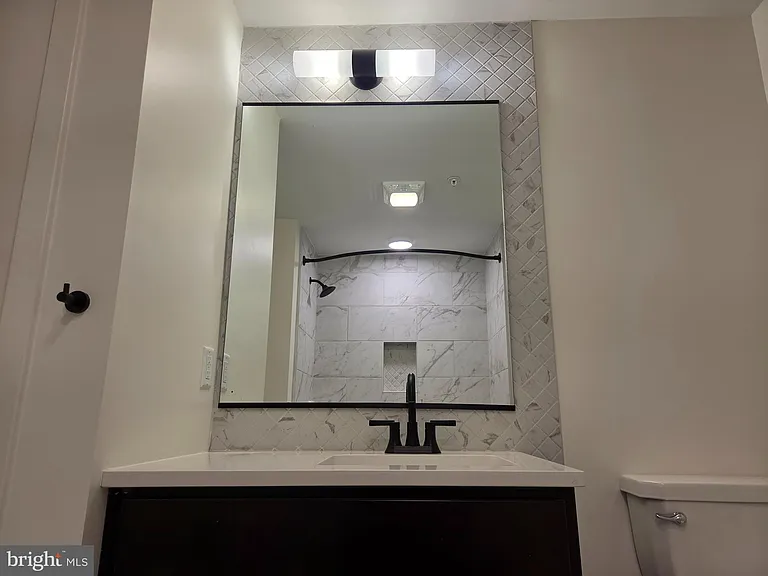 102 Hanover St #204 — Photo 20
