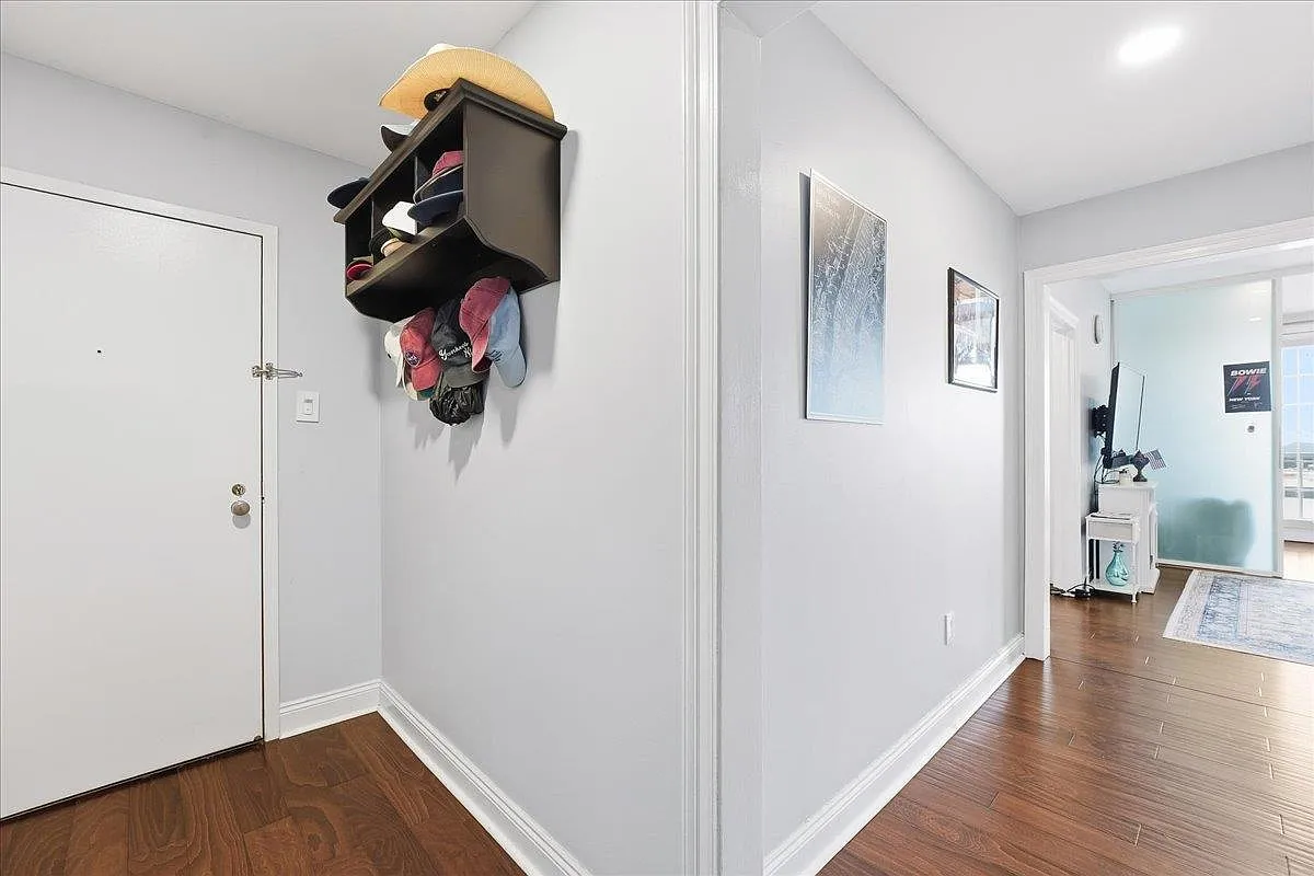 100 Shearwater Ct East, Jersey City, NJ 07305 — Photo 4