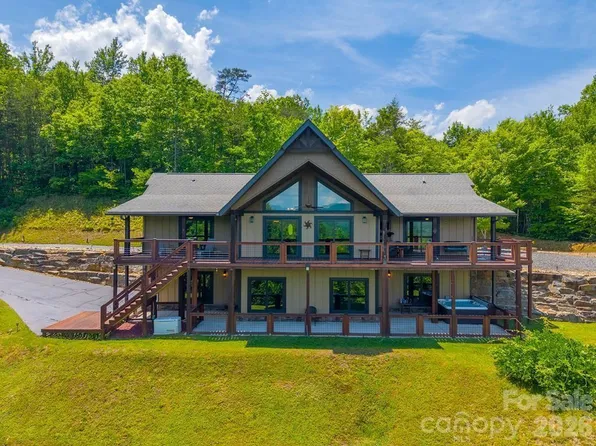 346 Torwood Ln, Whittier, NC 28789