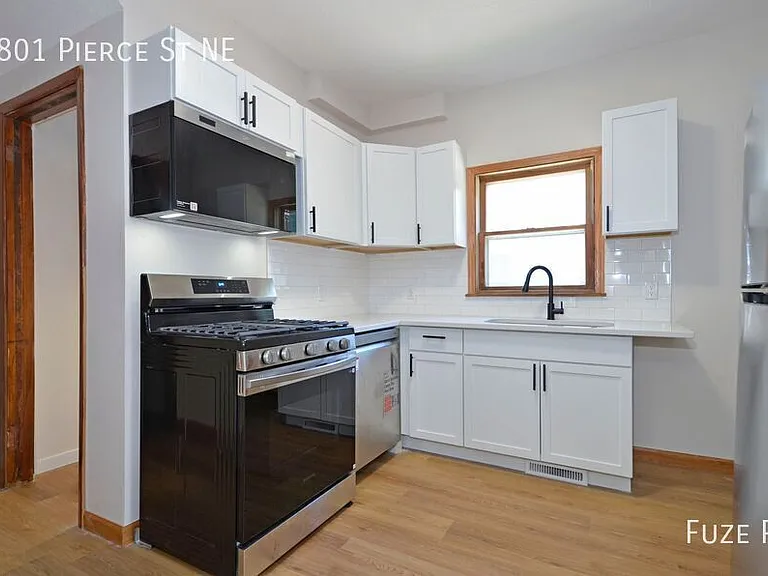 1801 Pierce St NE — Photo 10