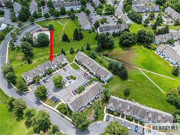 2nd image of 33 Keith Ct