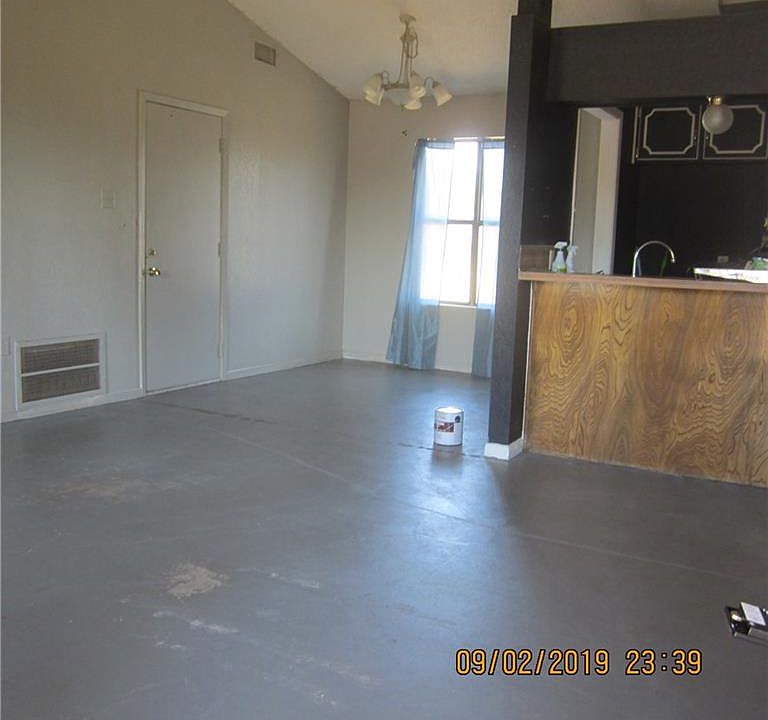 2nd image of 1410 Baylor St