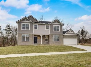 9991 Lace Ct, Brighton, MI 48116