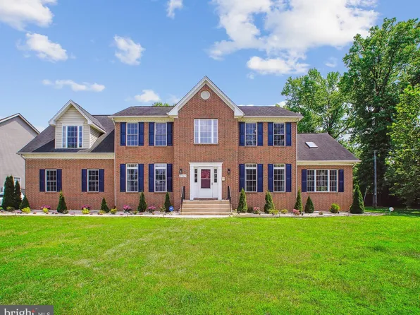 2907 Dumas St, Alexandria, VA 22306