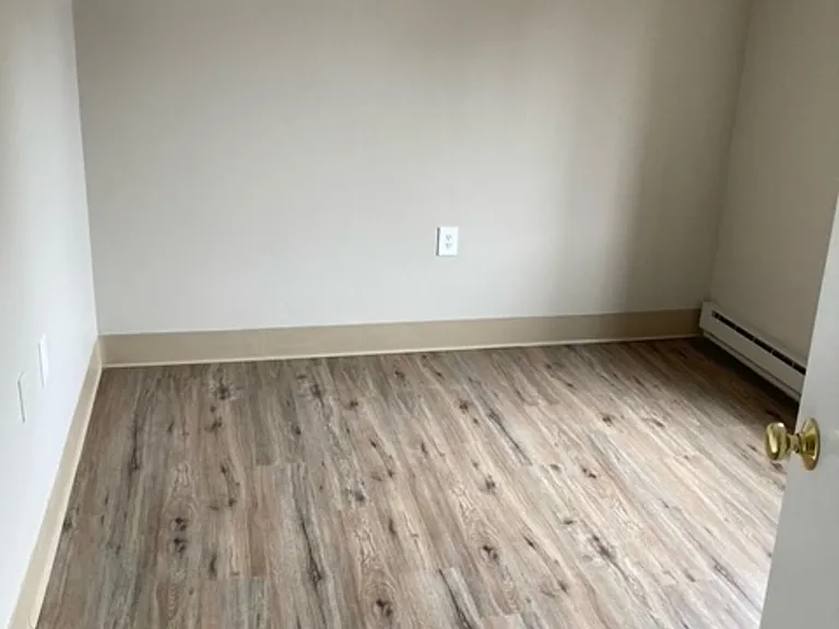 550 Walnut St — Photo 11