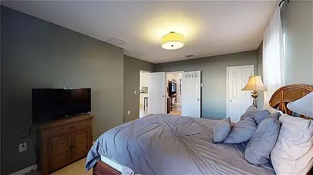 3 bed, 1225 sqft, $3,550 — Photo 4