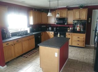 320 W Kell Rd, Salem, IL 62881