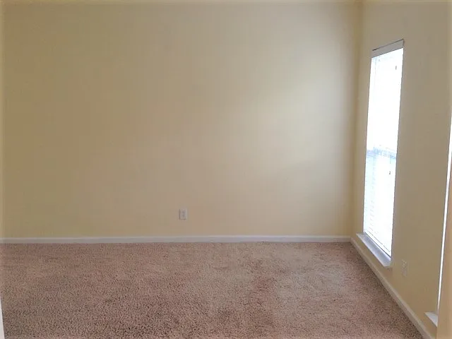 5323 Crisfield Rd — Photo 5