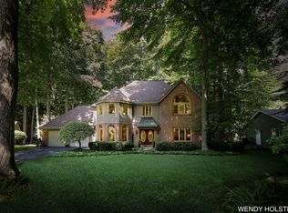 1131 Warwick Ct, Holland, MI 49424