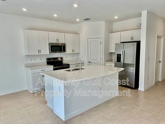 4th image of 15097 Cuzcorro Ct