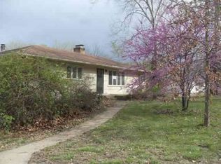 3040 NW Sproaton Ln, Topeka, KS 66617