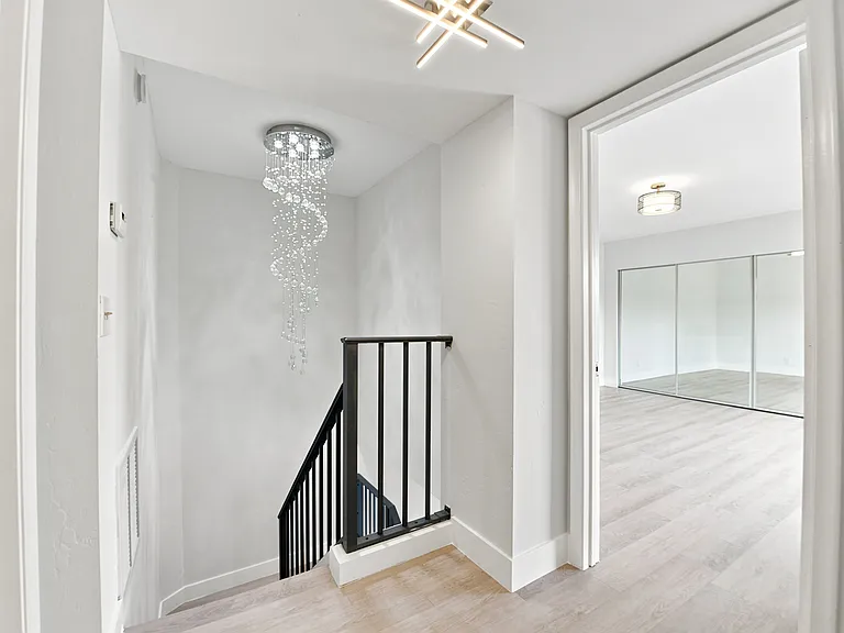 2695 Albatross Rd N #100 — Photo 4
