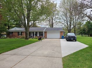 9955 Laplante Rd, Monclova, OH 43542