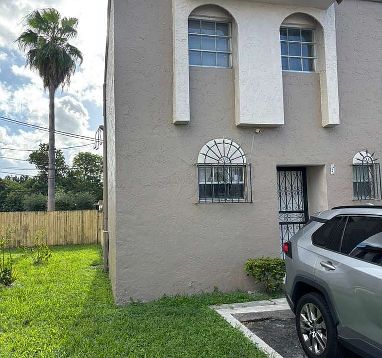 1st image of 11 Olive Dr APT F