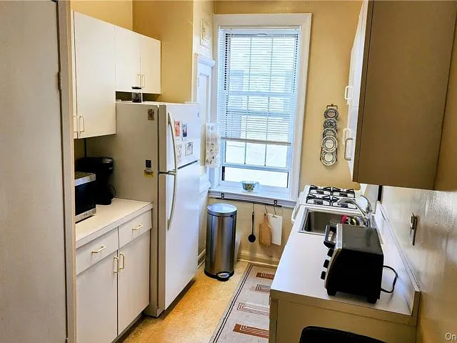 4 Maple Dr #6H — Photo 8