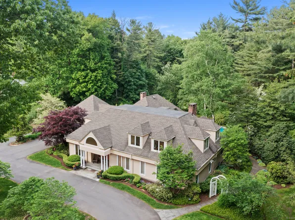 20 White Pine Lane, West Hartford, CT 06107