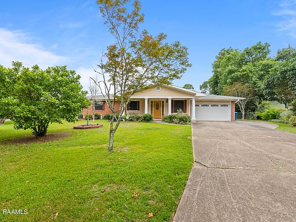 2nd image of 211 Claudia Dr