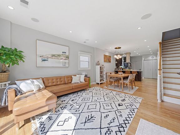 2nd image of 1801 W Diversey Pkwy Unit 16