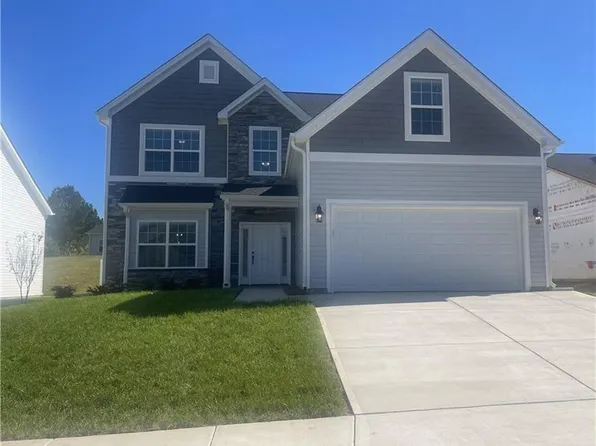 629 Palomino Mustang Dr #724, Whitsett, NC 27377