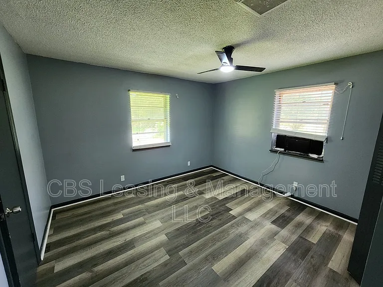 2703 Gregg Ave — Photo 9