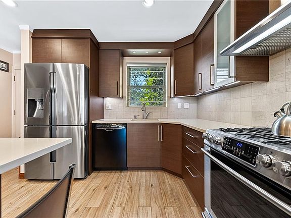 4th image of 2505 E 63rd St