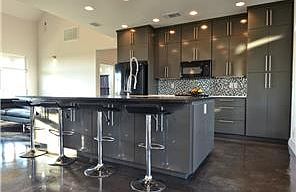 4th image of 161 Kahalulu Dr