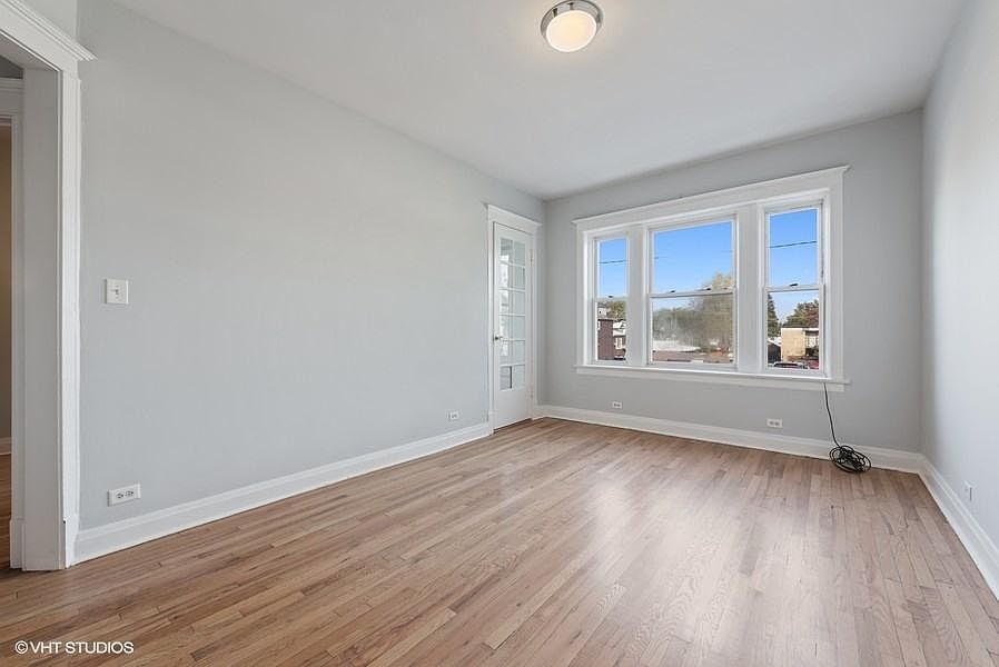 1st image of 4411 W Montrose Ave APT 2