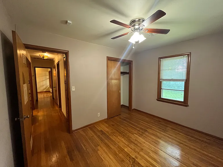 511 Fleetwood Dr — Photo 5