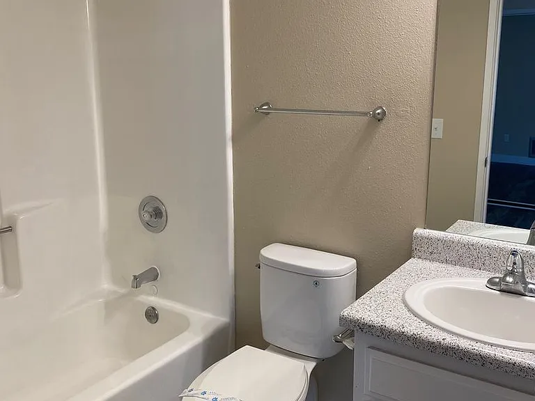 Hillcrest Palms Apartments — Photo 51