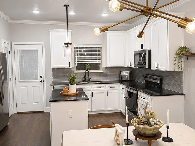 1614 Black Kettle Trl — Photo 4