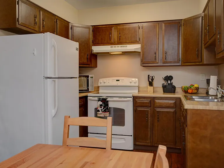 61 Price Ave — Photo 11