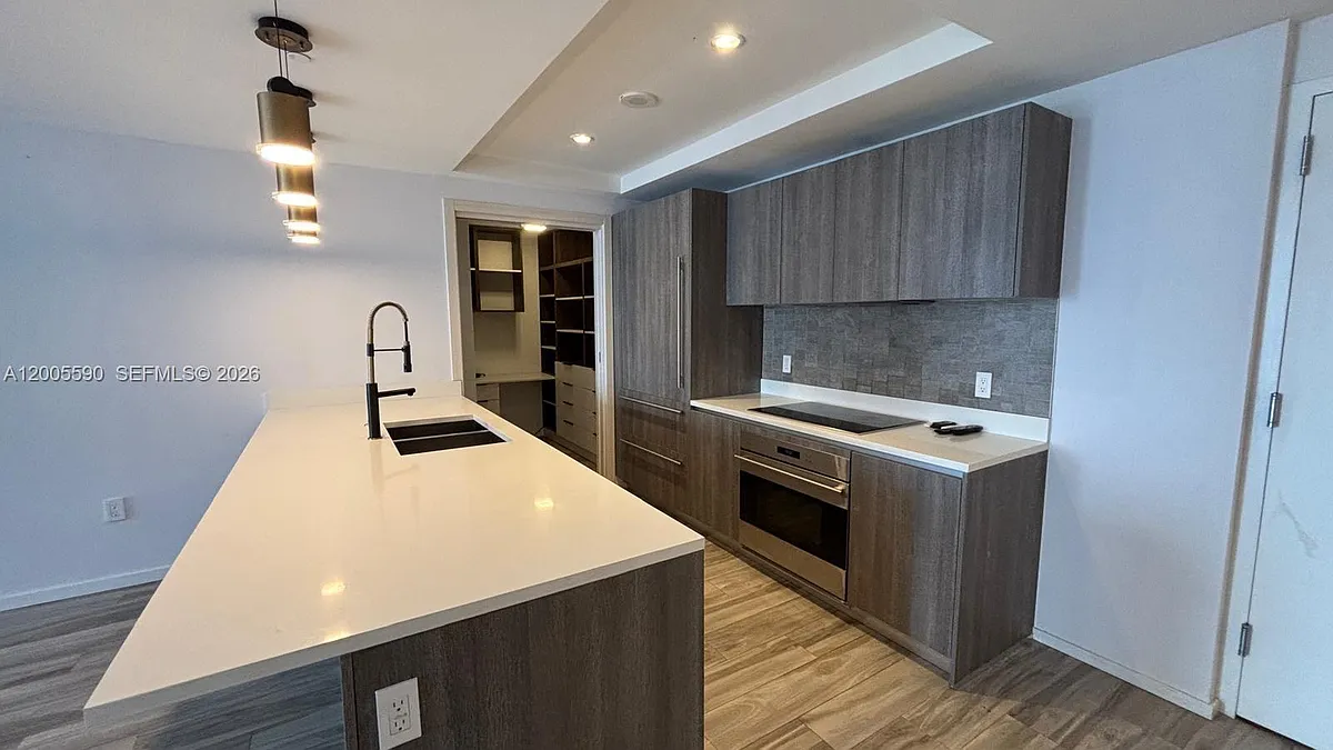 Building Photo - 801 S Miami Ave #3510