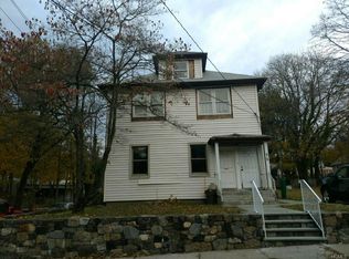 72 Bleloch Ave, Peekskill, NY 10566