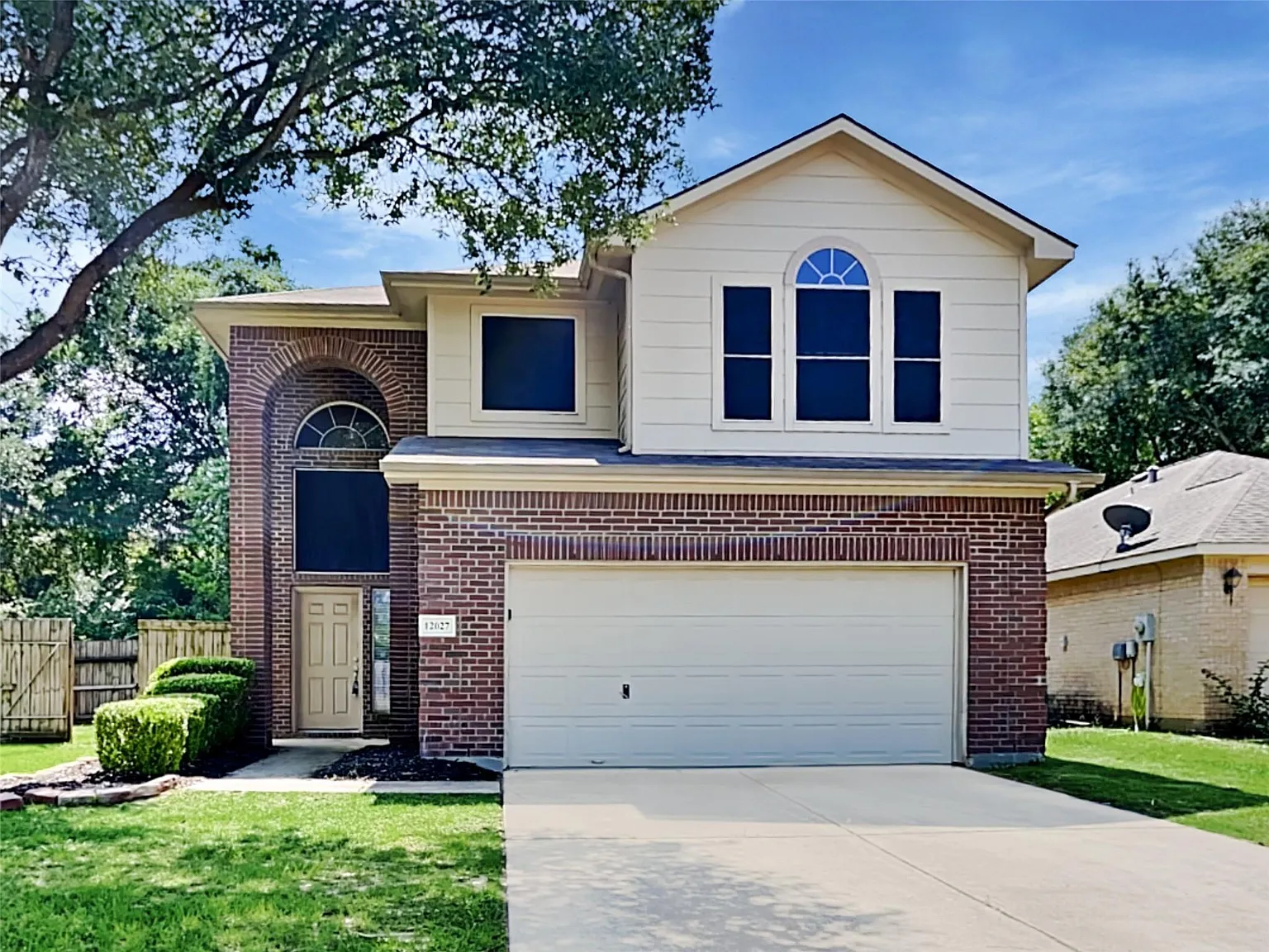 3 bed, 2.5 bath, 1710 sqft, $1,735 — Photo 1
