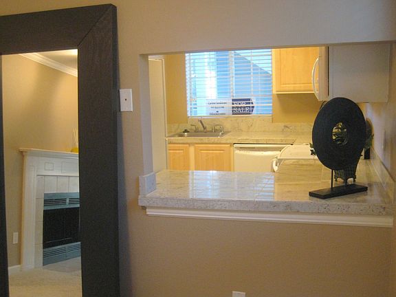 Open & flowing floorplan.