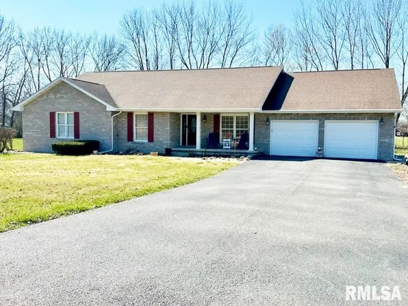 507 Whitney Ln, Taylorville, IL 62568