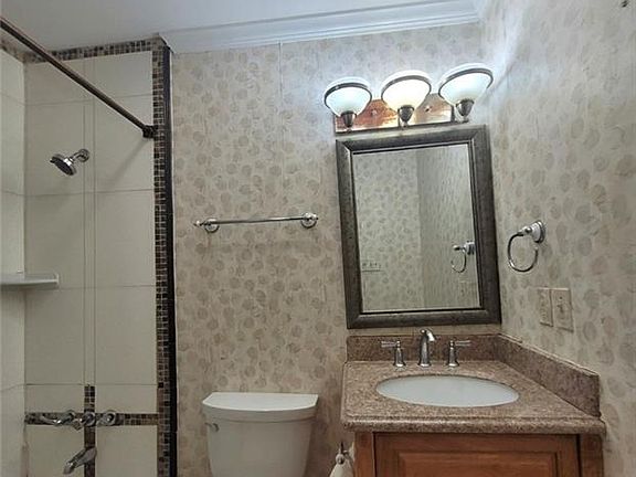3rd image of 7533 Primrose Dr
