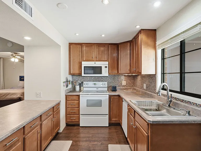 478 S Paseo Madera #B — Photo 14