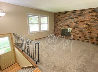 2624 W 3rd St, Cedar Falls, IA 50613